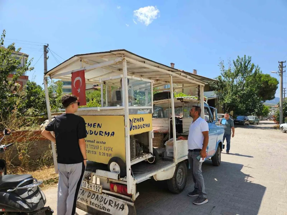DEDEDEN TORUNA ÜÇ KUŞAK DONDURMACI