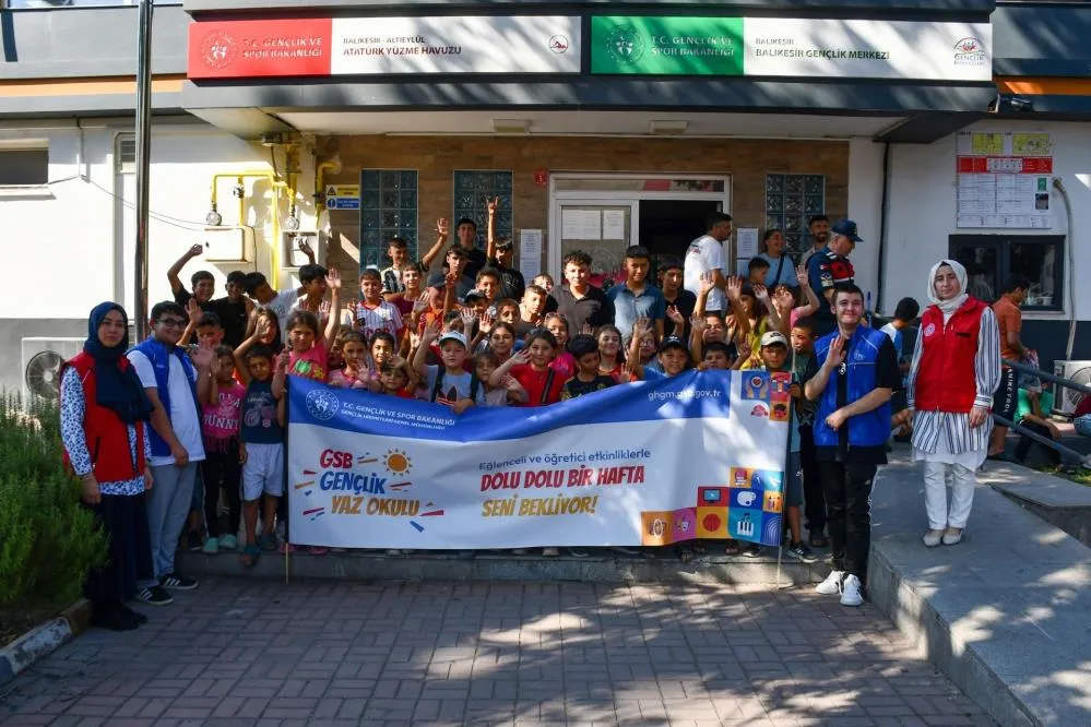 GENÇLİK YAZ OKULLARINDA HEM TATİL, HEM EĞİTİM   