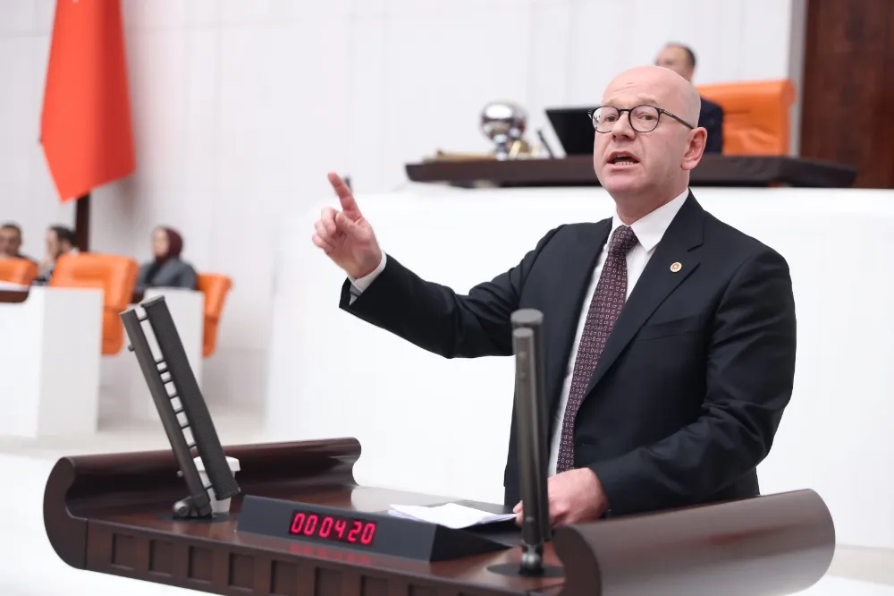 CHP Balıkesir Milletvekili Serkan Sarı: “Esnafın Rızkı Çalındı, Şimdi de Sağlığı Elinden Alınıyor”