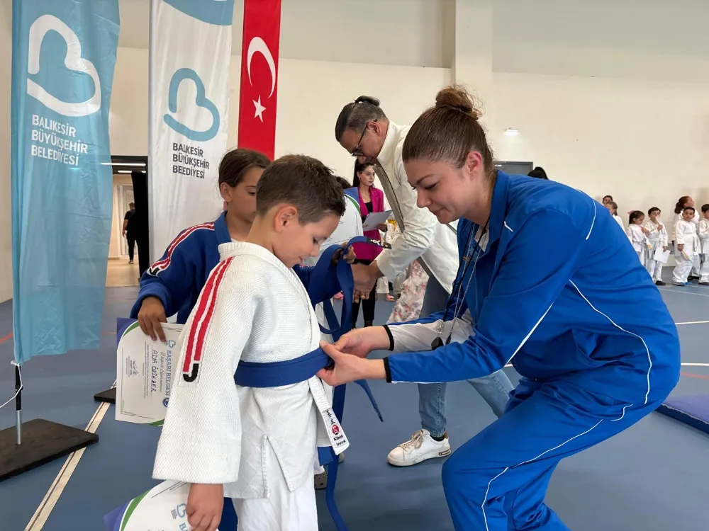 Büyükşehir’in 49 sporcusu judo kuşak sınavını başarıyla geçti