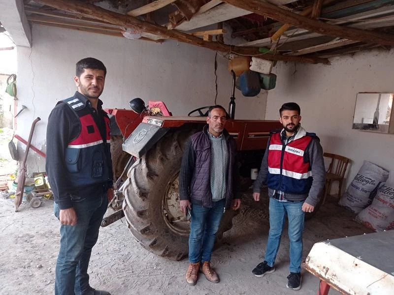 Çiftçi Traktörüne Kavuştu