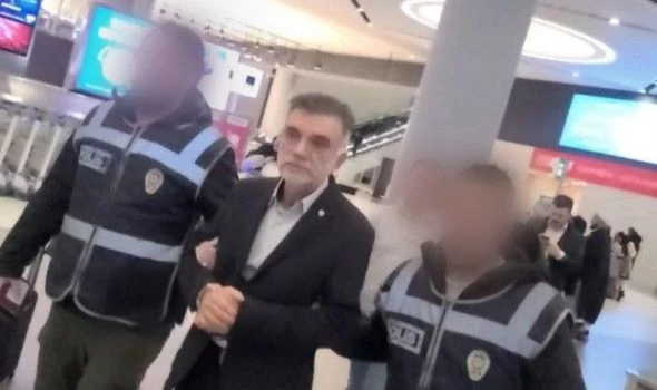 Depremde yıkılan Rönesans Rezidans