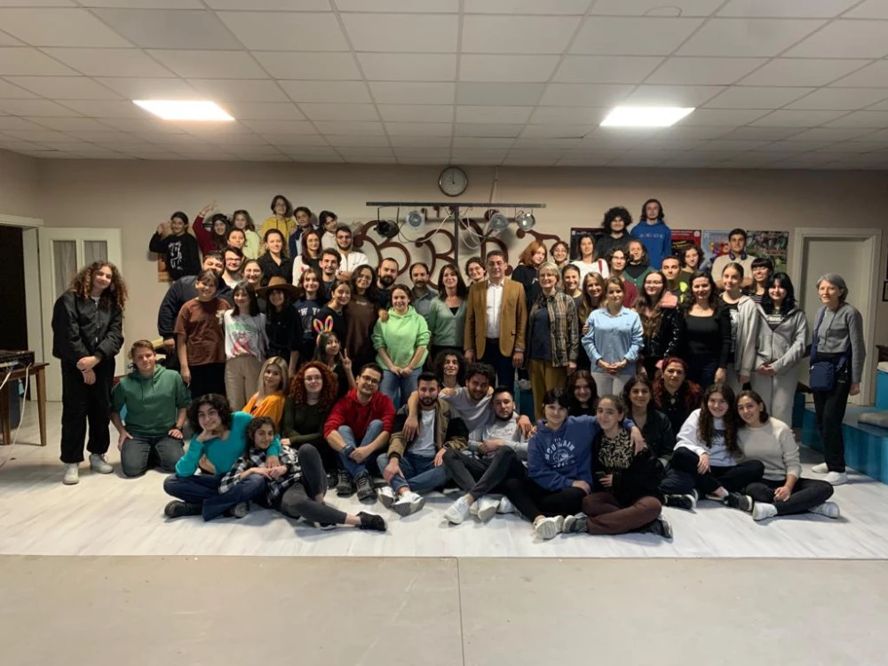 Dünya Tiyatro Günü Burhaniye