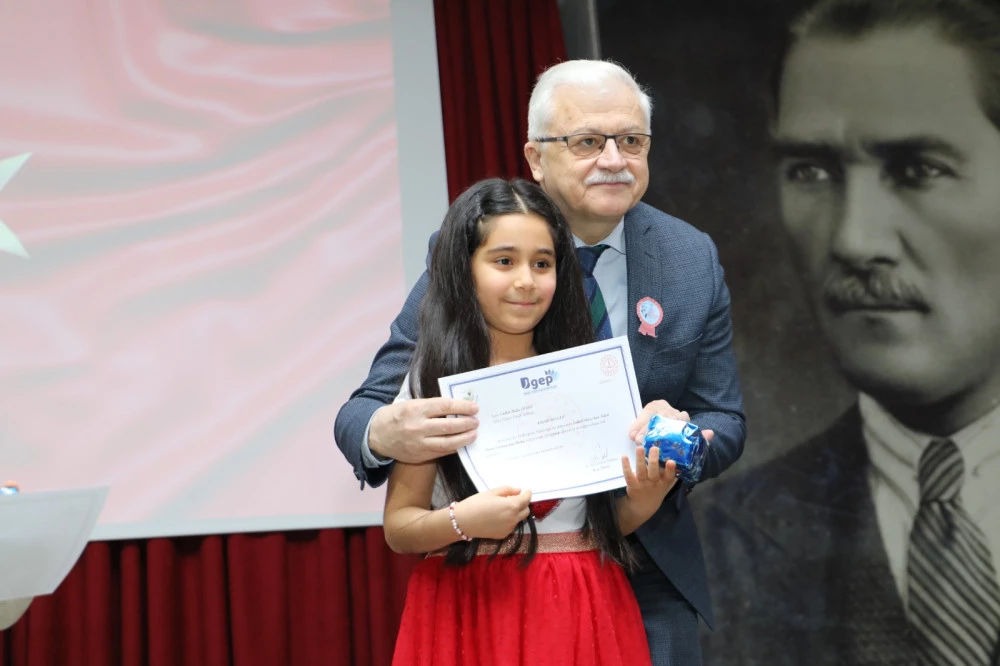 İSTİKLAL MARŞI’NIN KABULÜ BURHANİYE’DE KUTLANDI