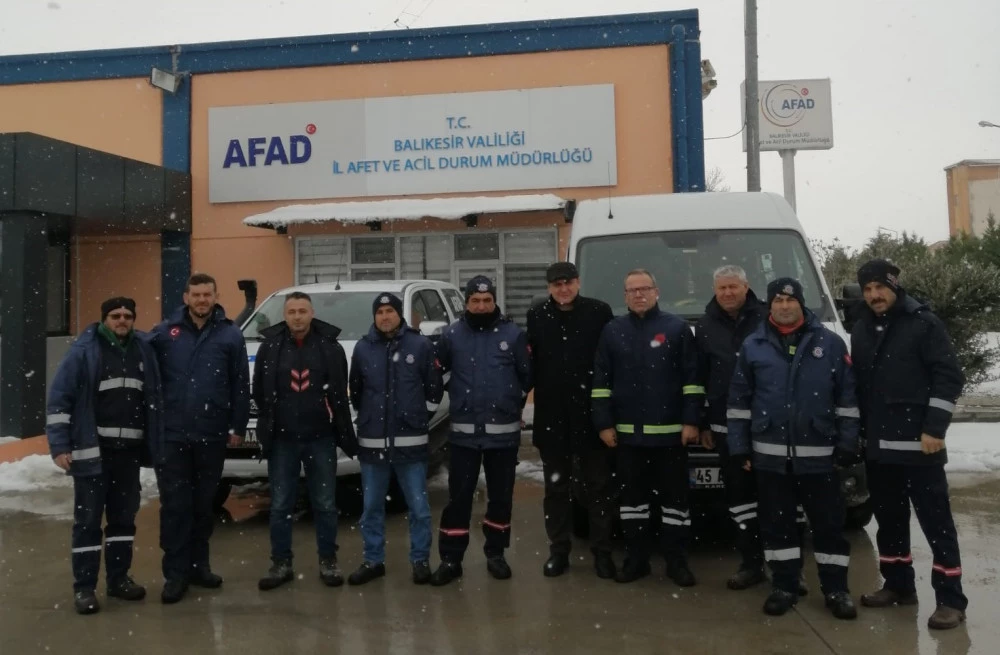 KARESİ TEK YÜREK OLDU