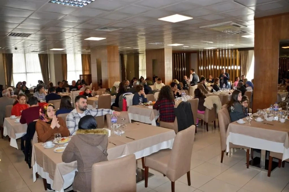 Misafir Öğretmenler ve Aileleri Kahvaltıda Buluştu