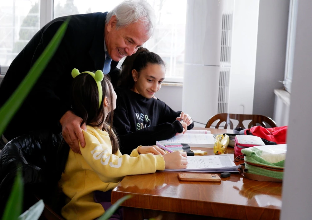Susurluk Belediyesi Depremzedeler İçin Sosyal Market Açtı